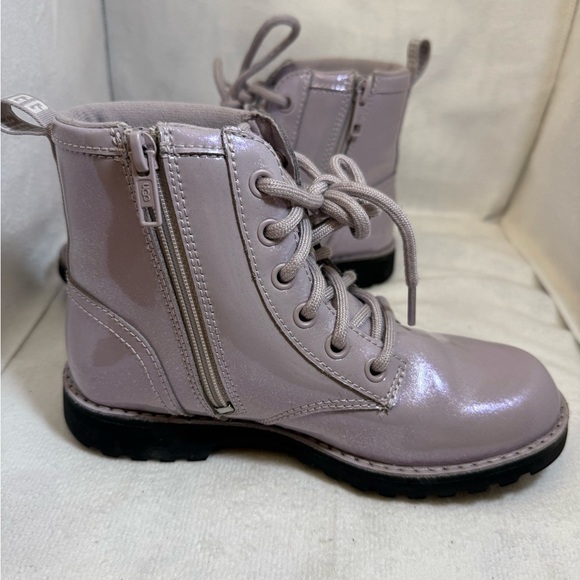 UGG GIRLS K RYANN BOOTS 1153522K PATENT LEATHER LACE-UP & ZIP LAVENDER SIZE 2 - Picture 3 of 9